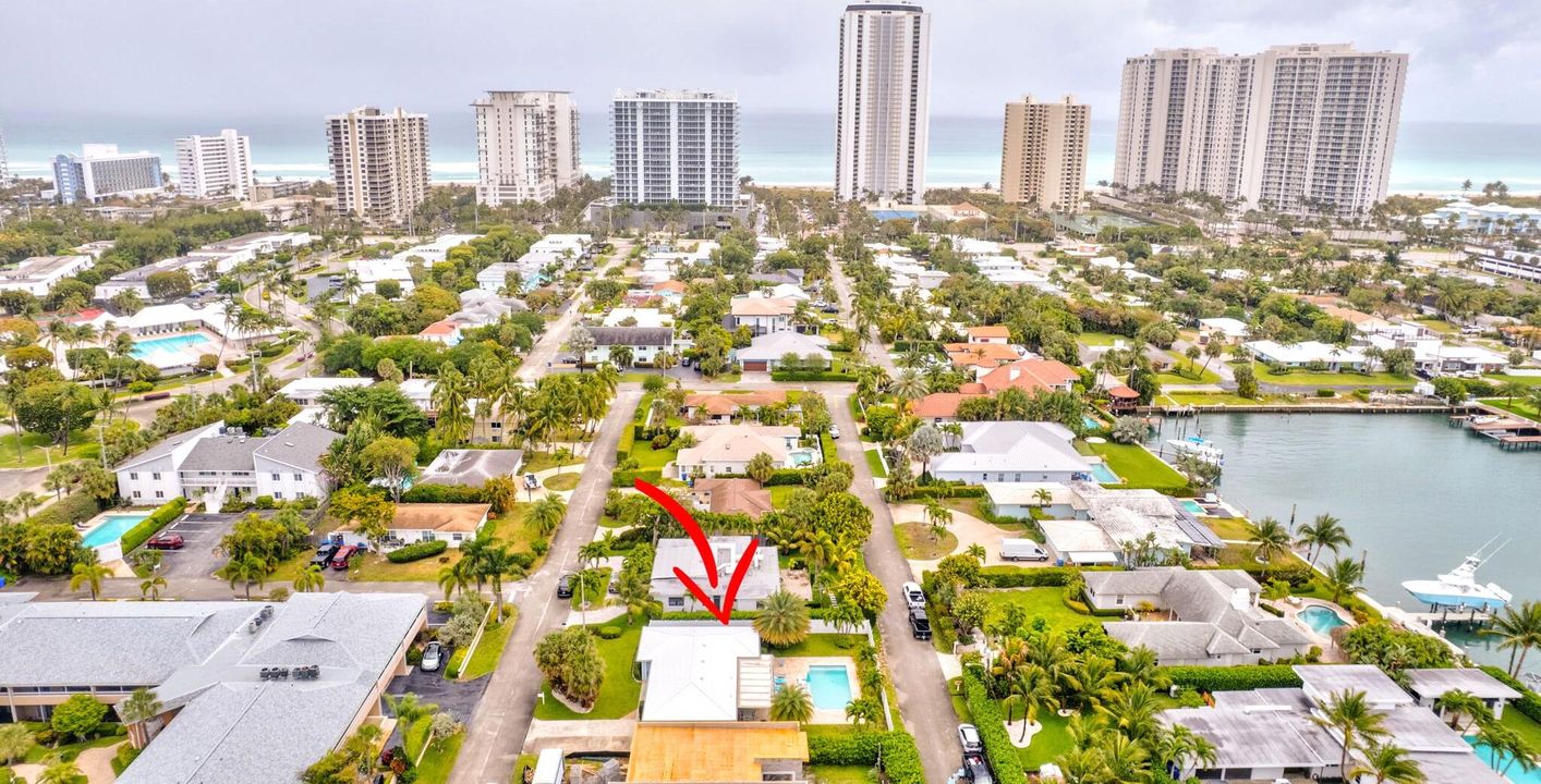 For Sale: $1,129,000 (2 beds, 2 baths, 1550 Square Feet)