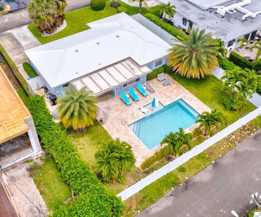 For Sale: $1,129,000 (2 beds, 2 baths, 1550 Square Feet)