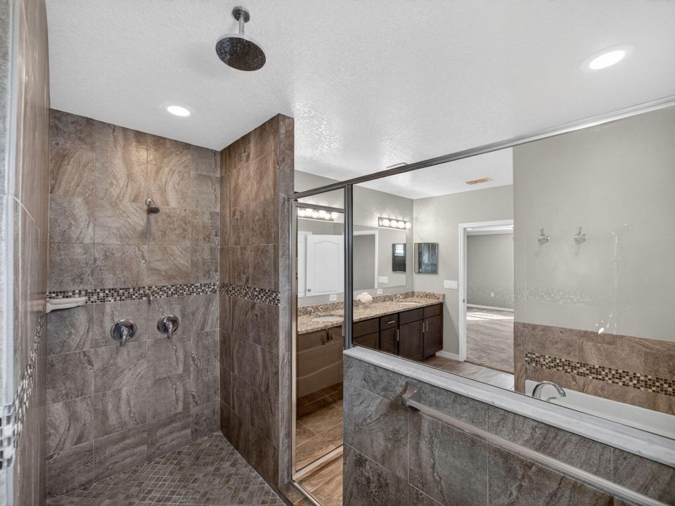 En Venta: $490,000 (4 camas, 2 baños, 2182 Pies cuadrados)