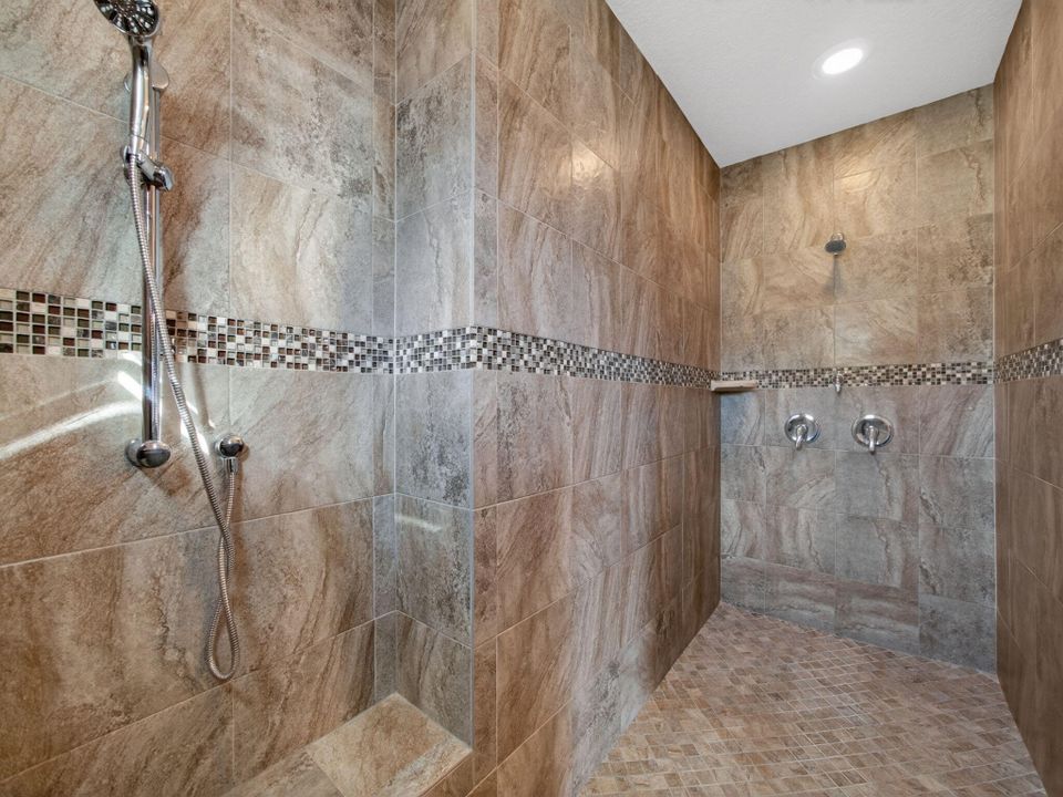 En Venta: $490,000 (4 camas, 2 baños, 2182 Pies cuadrados)