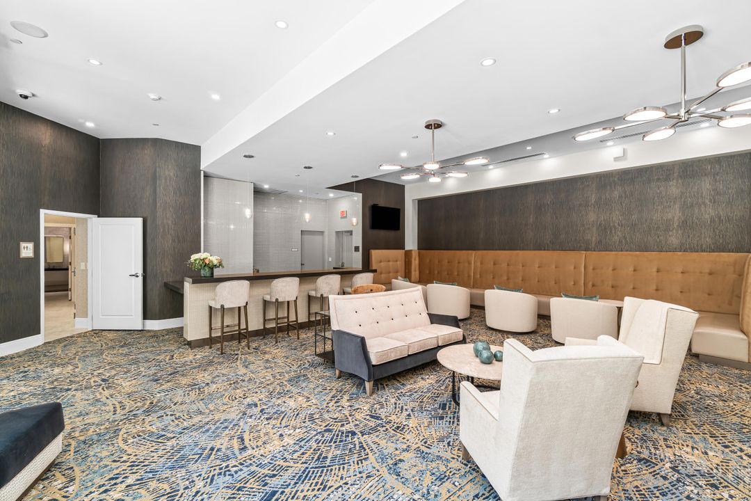 For Sale: $1,585,000 (2 beds, 2 baths, 1461 Square Feet)