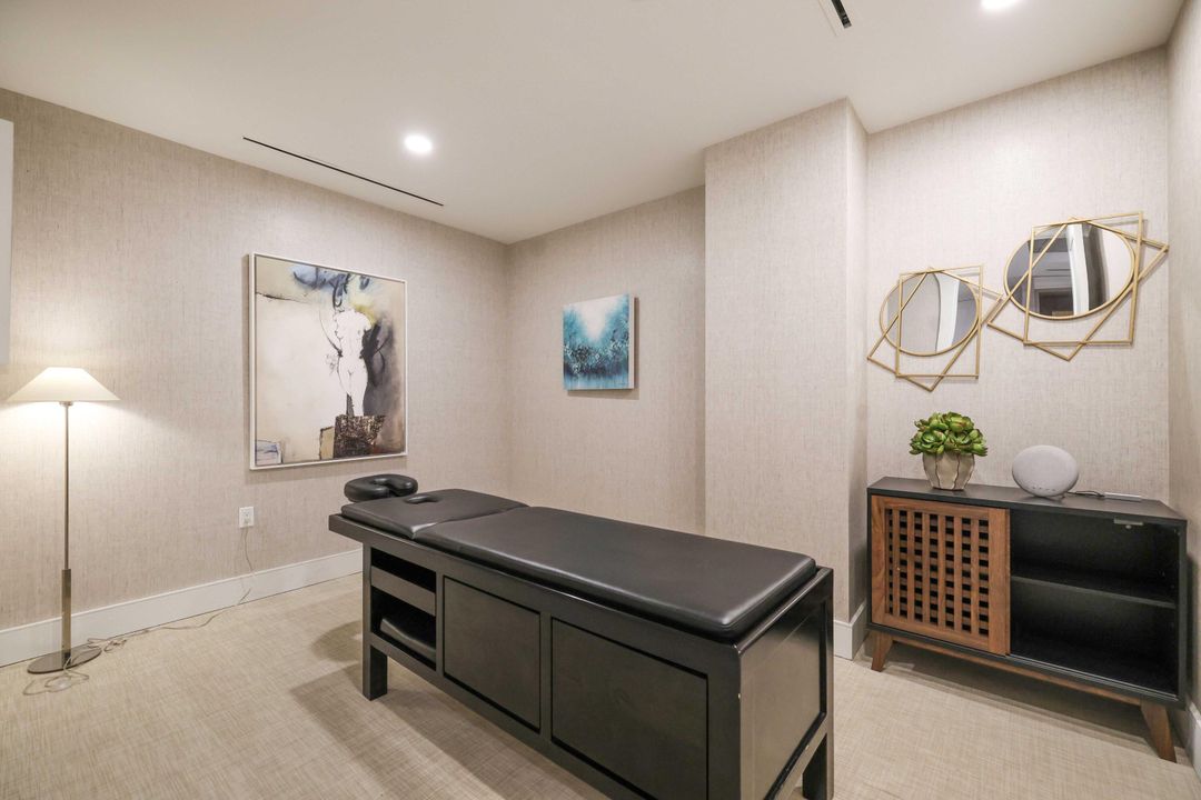 待售: $1,749,000 (2 贝兹, 2 浴室, 1671 平方英尺)