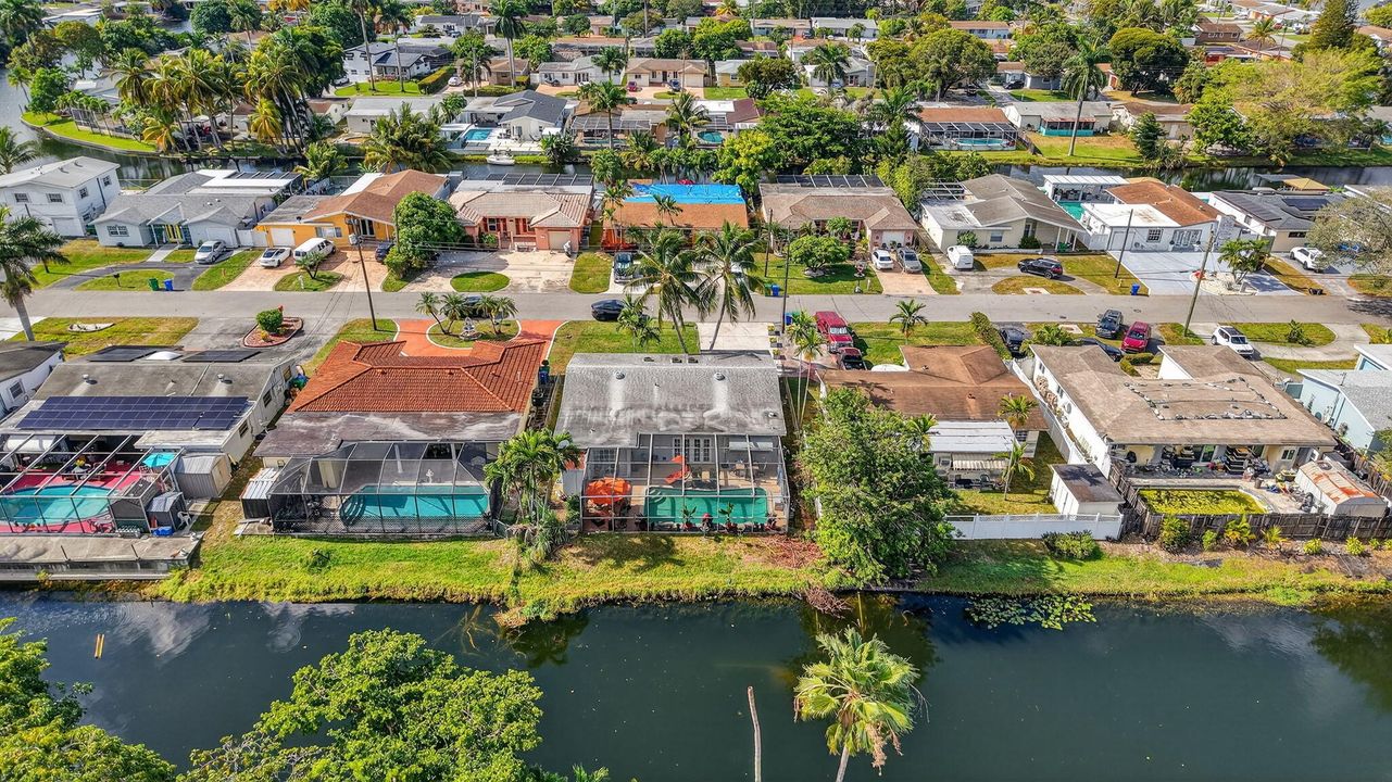 For Sale: $500,000 (3 beds, 2 baths, 1704 Square Feet)