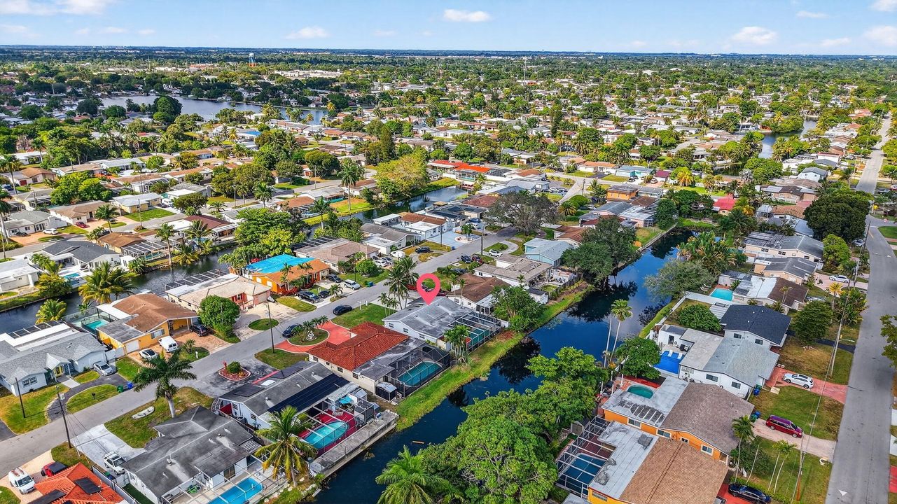 For Sale: $500,000 (3 beds, 2 baths, 1704 Square Feet)