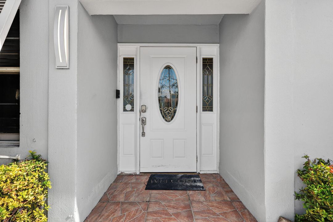 For Sale: $500,000 (3 beds, 2 baths, 1704 Square Feet)