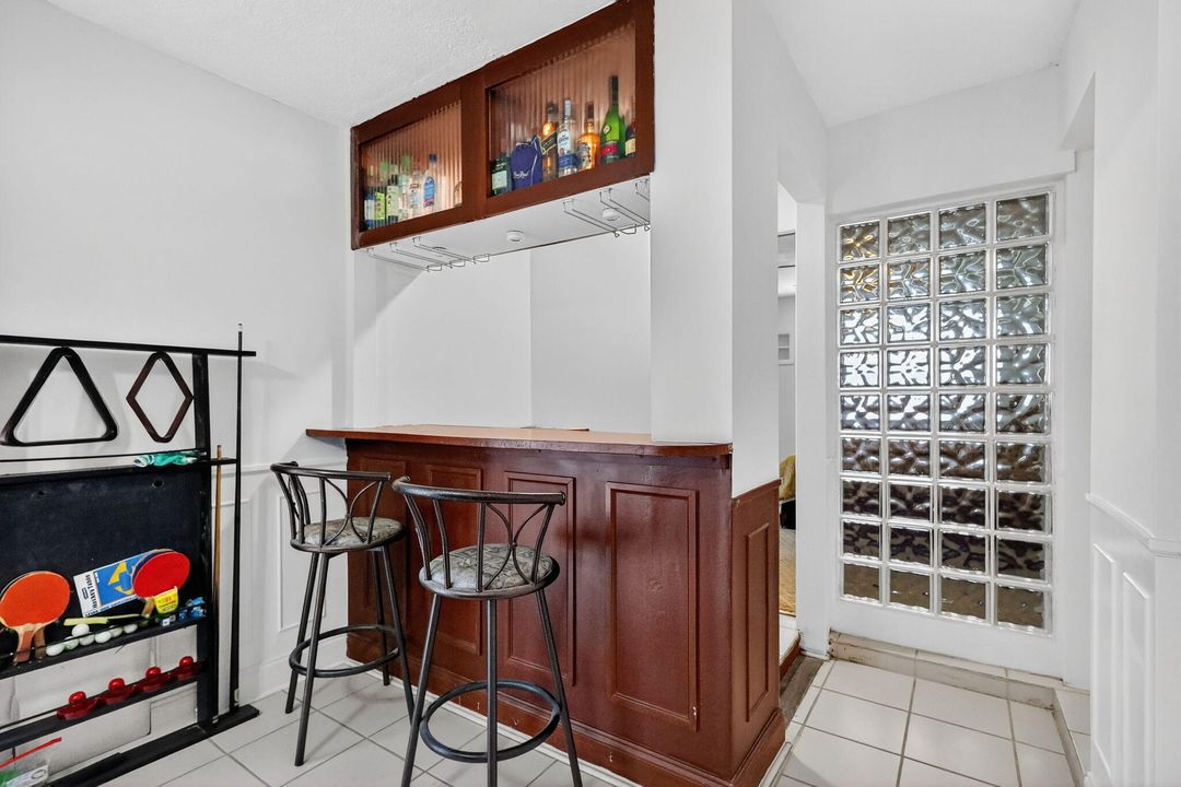 For Sale: $500,000 (3 beds, 2 baths, 1704 Square Feet)