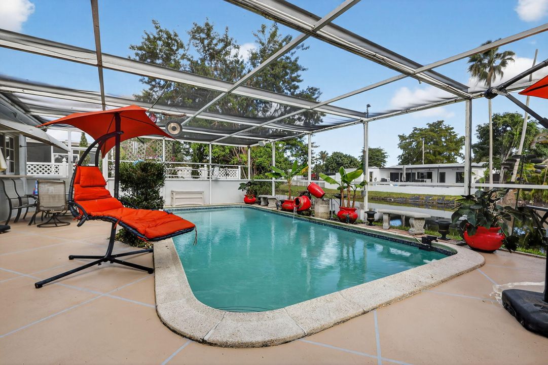 For Sale: $500,000 (3 beds, 2 baths, 1704 Square Feet)