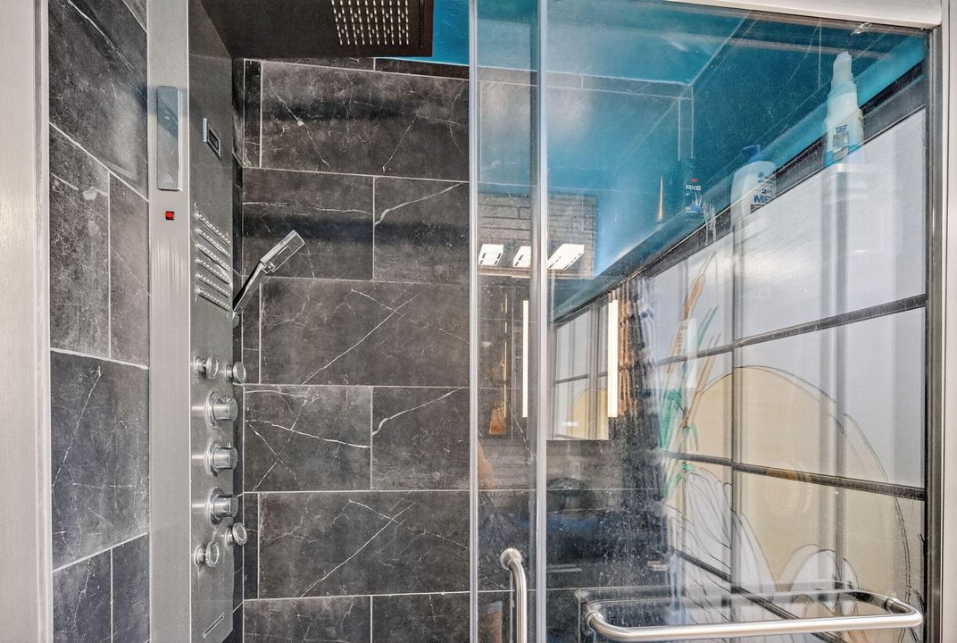 For Sale: $500,000 (3 beds, 2 baths, 1704 Square Feet)