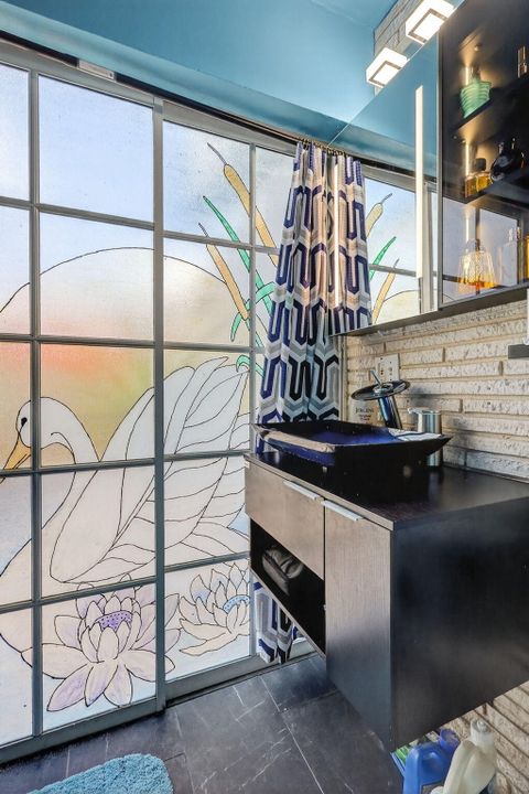 For Sale: $500,000 (3 beds, 2 baths, 1704 Square Feet)