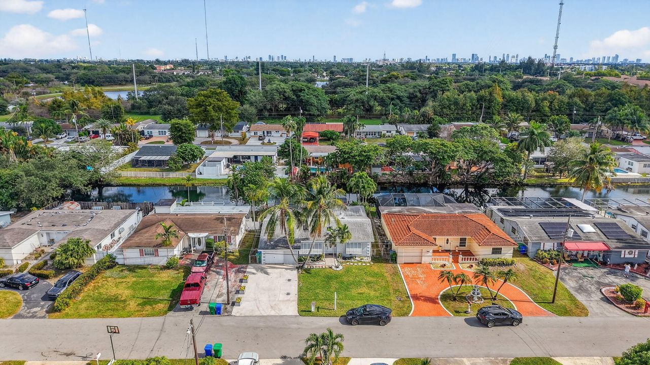 For Sale: $500,000 (3 beds, 2 baths, 1704 Square Feet)