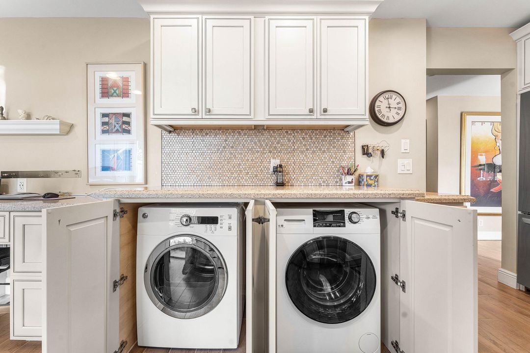 For Sale: $318,900 (3 beds, 2 baths, 1809 Square Feet)