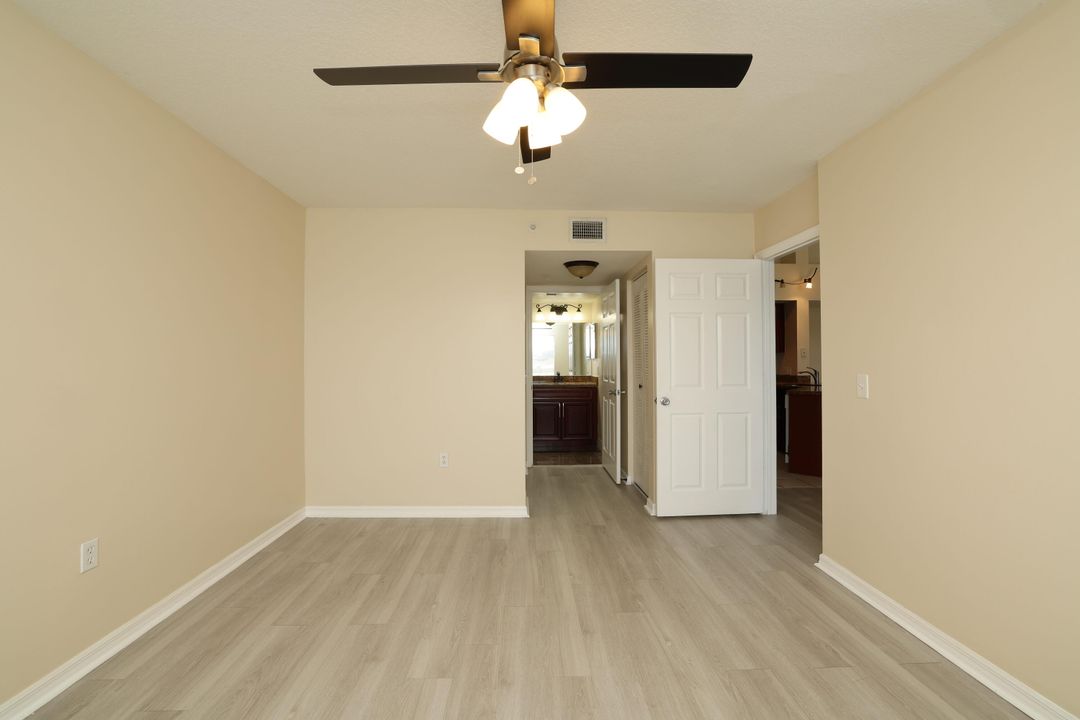 出租: $2,150 (2 贝兹, 2 浴室, 1060 平方英尺)