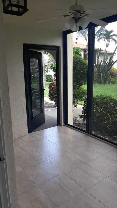 For Sale: $130,000 (1 beds, 1 baths, 682 Square Feet)