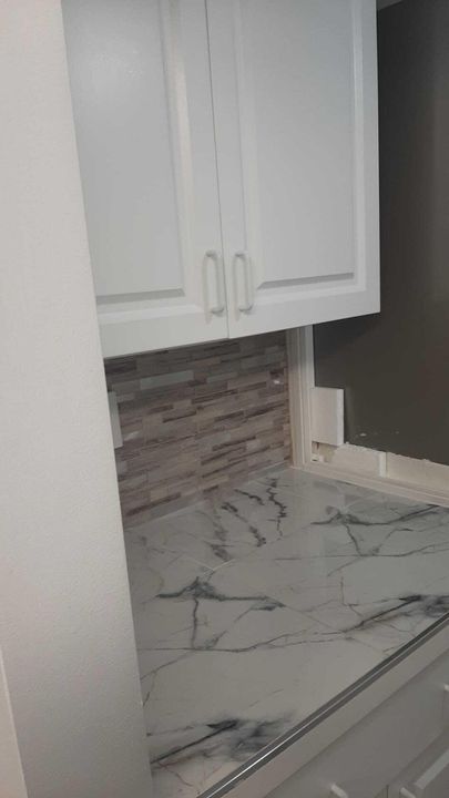 For Sale: $130,000 (1 beds, 1 baths, 682 Square Feet)