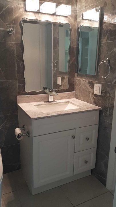 For Sale: $130,000 (1 beds, 1 baths, 682 Square Feet)