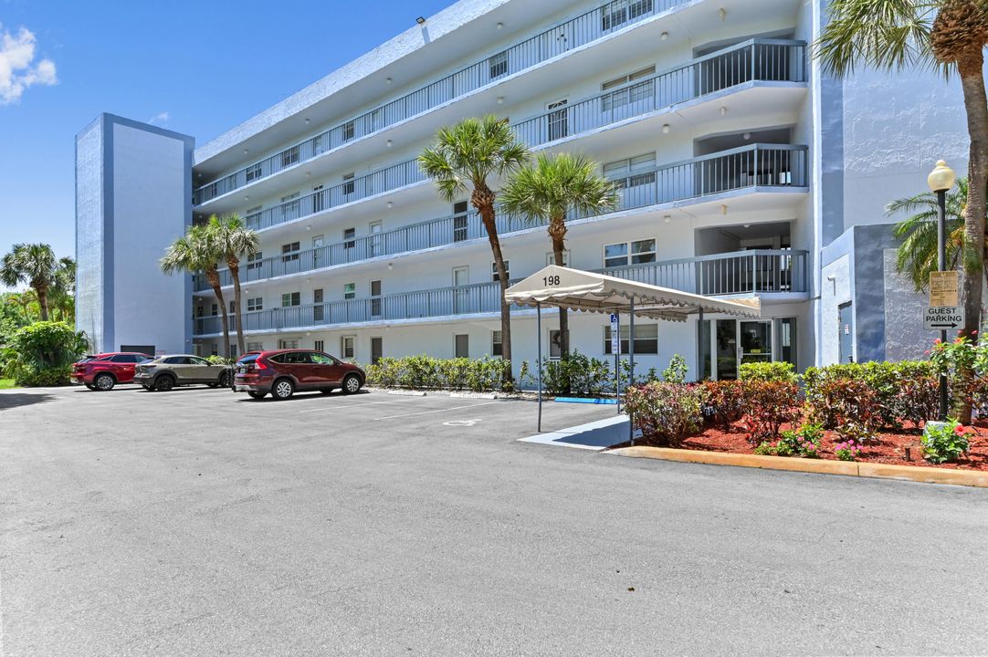 For Sale: $340,000 (3 beds, 2 baths, 1316 Square Feet)