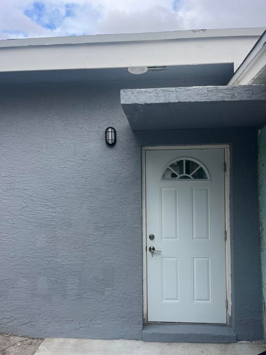 出租: $2,800 (2 贝兹, 1 浴室, 600 平方英尺)