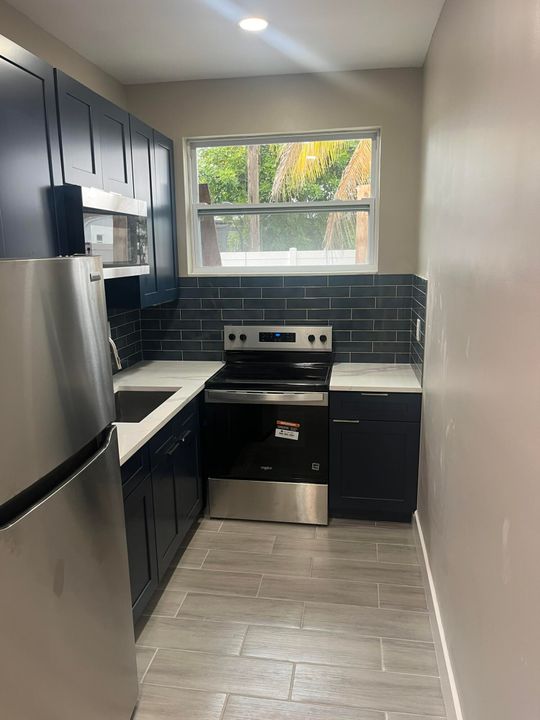 出租: $2,800 (2 贝兹, 1 浴室, 600 平方英尺)