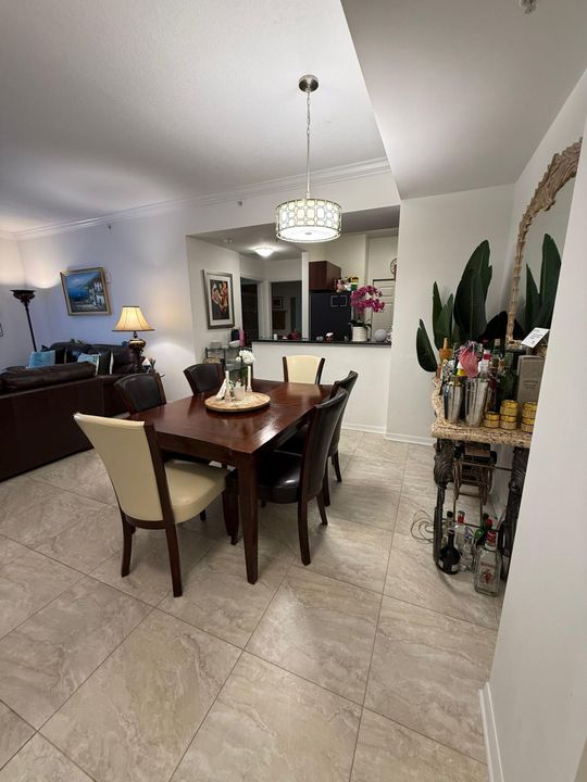 For Rent: $2,800 (2 beds, 2 baths, 1064 Square Feet)