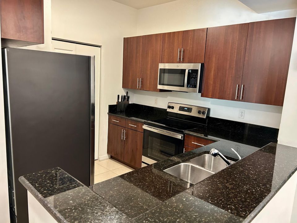 For Rent: $2,800 (2 beds, 2 baths, 1064 Square Feet)