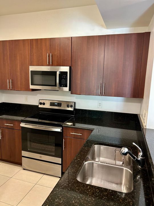 For Rent: $2,800 (2 beds, 2 baths, 1064 Square Feet)