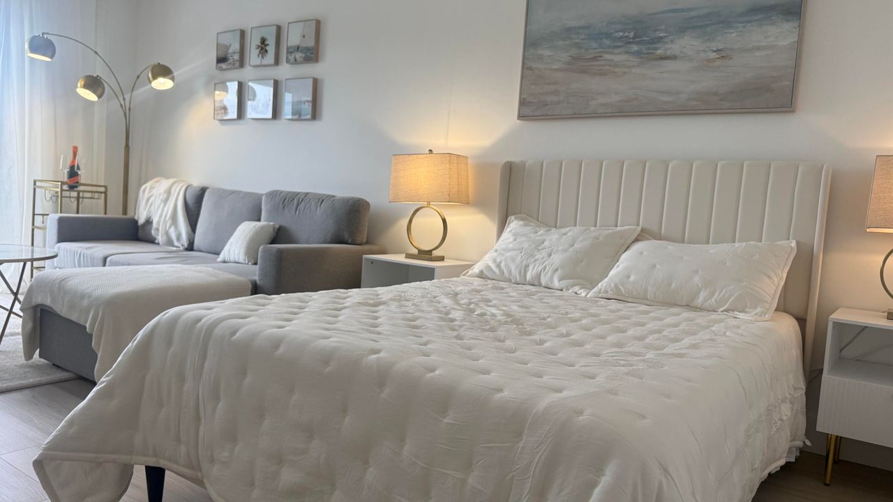 出租: $2,200 (0 贝兹, 1 浴室, 450 平方英尺)