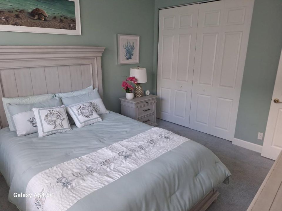 待售: $949,000 (4 贝兹, 2 浴室, 2085 平方英尺)