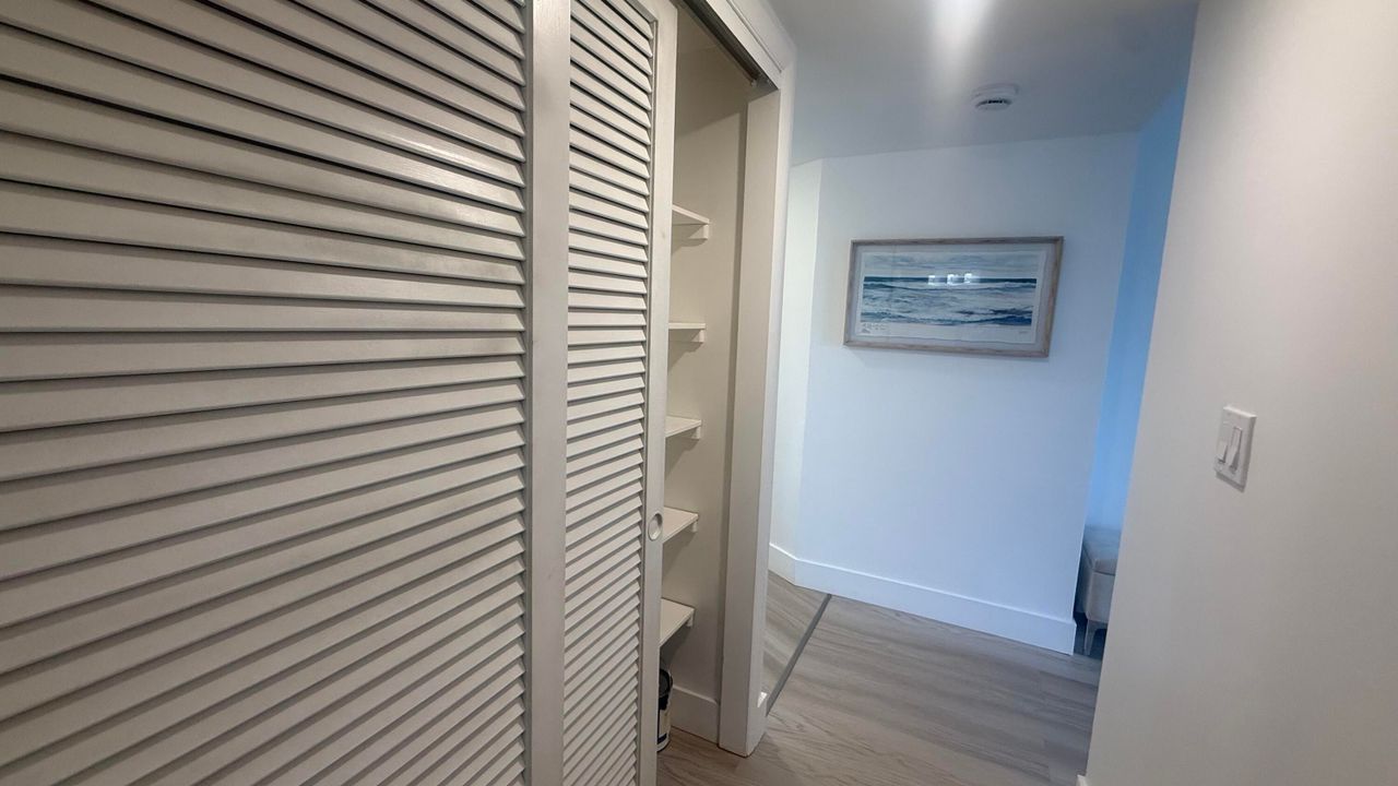 出租: $2,200 (0 贝兹, 1 浴室, 450 平方英尺)