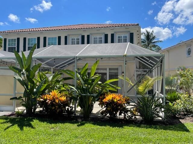 For Rent: $3,400 (3 beds, 2 baths, 1570 Square Feet)