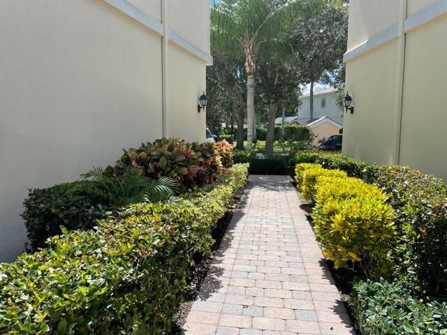 For Rent: $3,400 (3 beds, 2 baths, 1570 Square Feet)