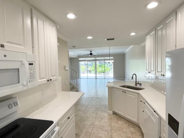 For Rent: $3,400 (3 beds, 2 baths, 1570 Square Feet)