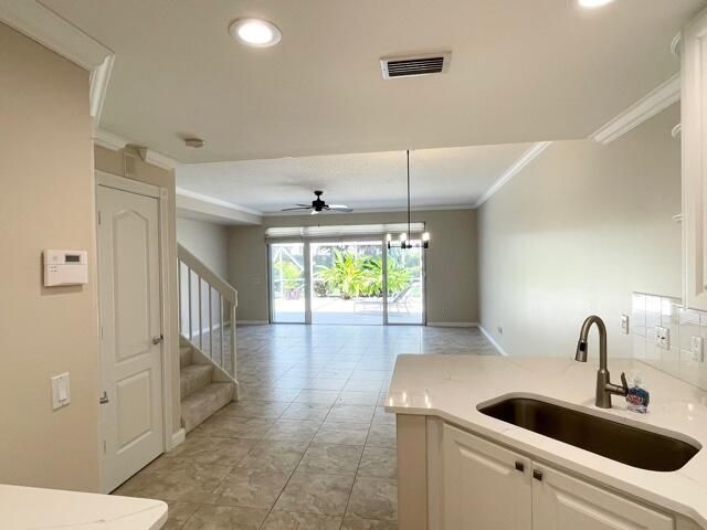 For Rent: $3,400 (3 beds, 2 baths, 1570 Square Feet)