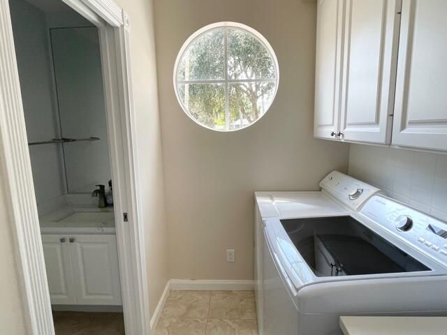 For Rent: $3,400 (3 beds, 2 baths, 1570 Square Feet)