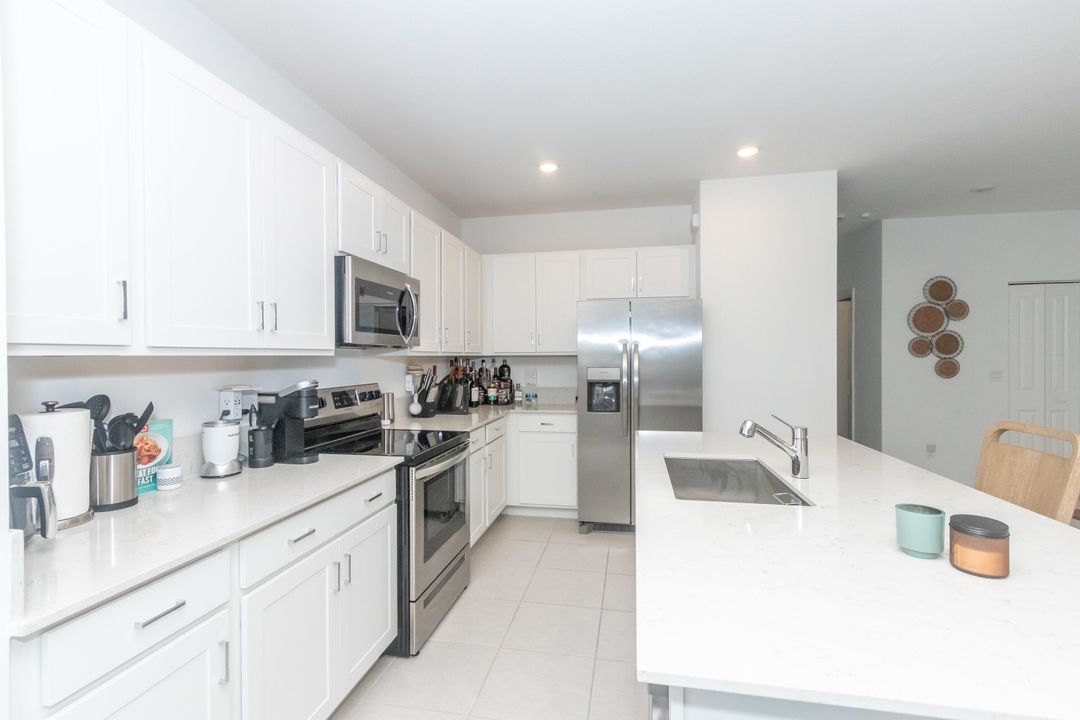 For Sale: $499,900 (3 beds, 2 baths, 1796 Square Feet)