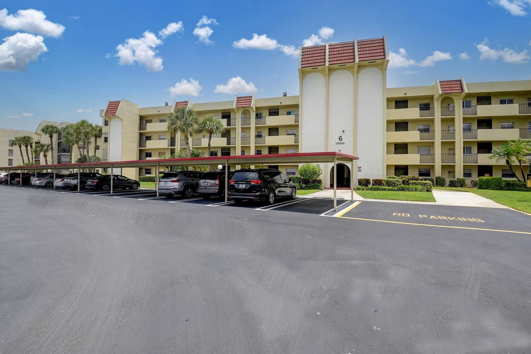 合同活跃: $2,100 (2 贝兹, 2 浴室, 1300 平方英尺)