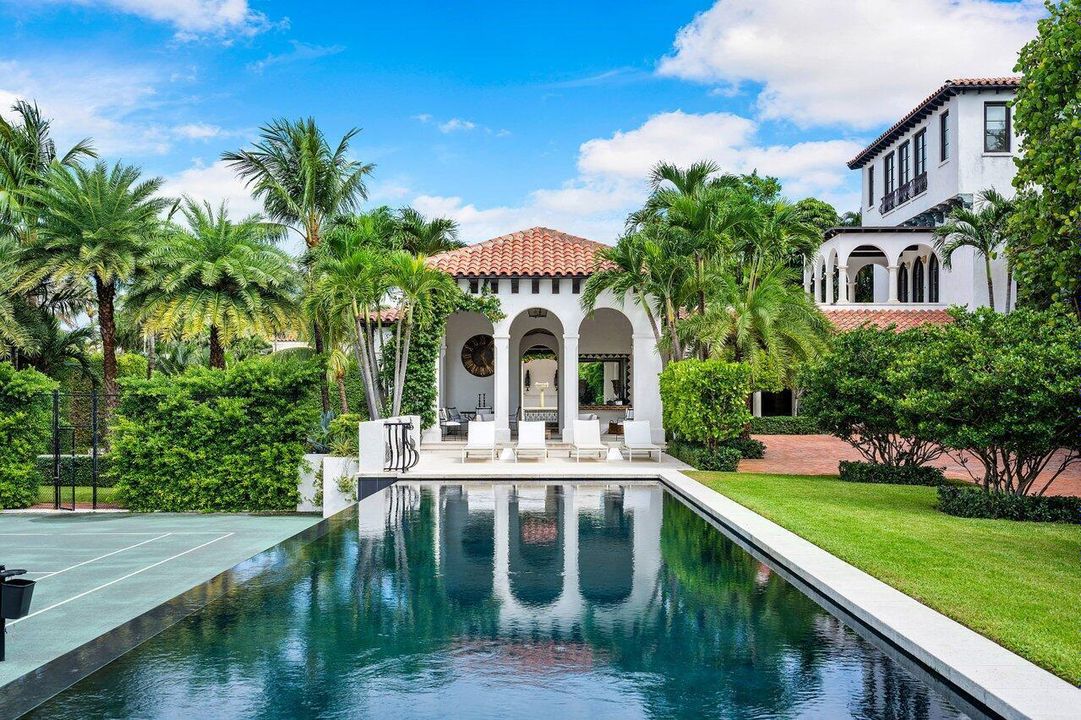 出租: $150,000 (5 贝兹, 7 浴室, 6357 平方英尺)