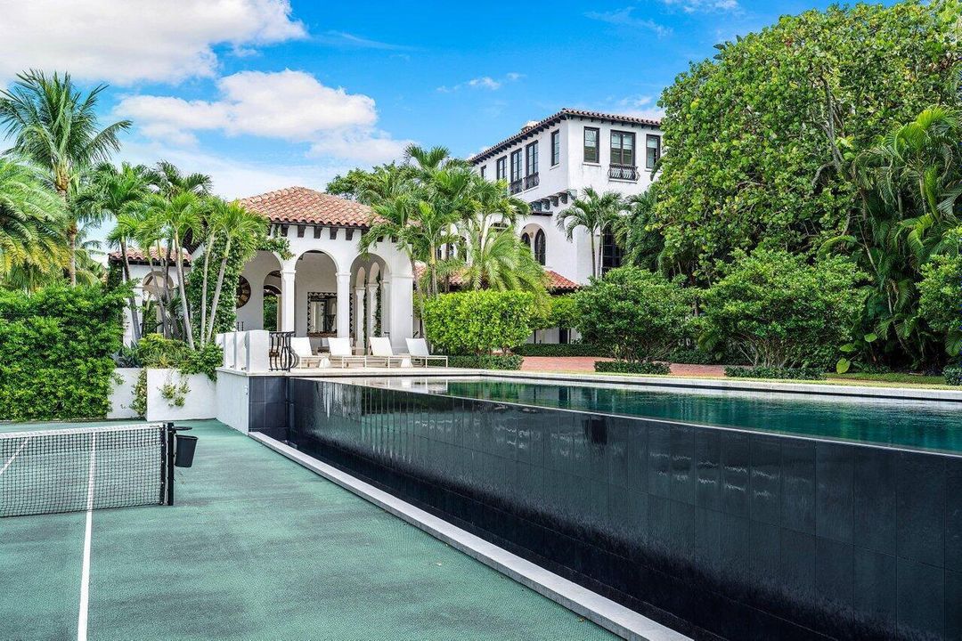 出租: $150,000 (5 贝兹, 7 浴室, 6357 平方英尺)