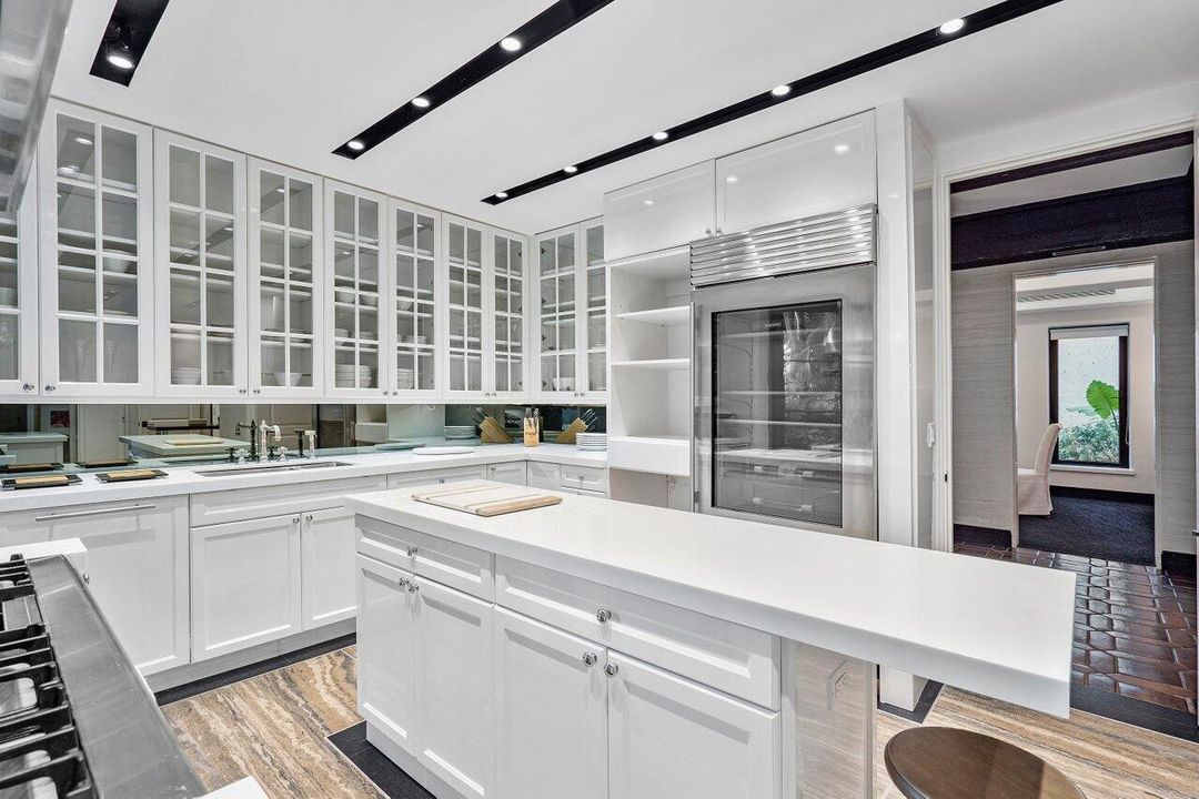 出租: $150,000 (5 贝兹, 7 浴室, 6357 平方英尺)