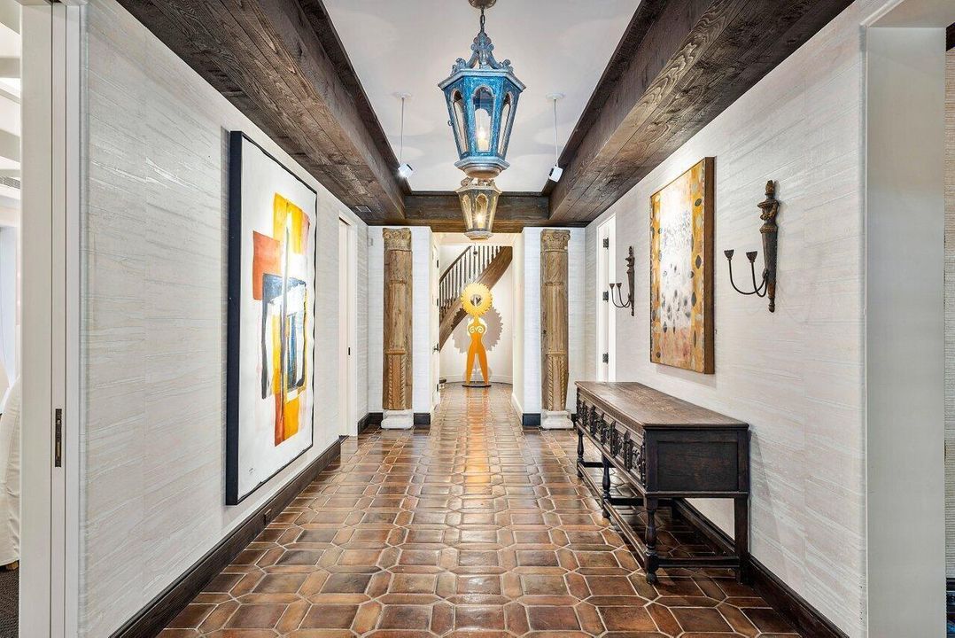 出租: $150,000 (5 贝兹, 7 浴室, 6357 平方英尺)