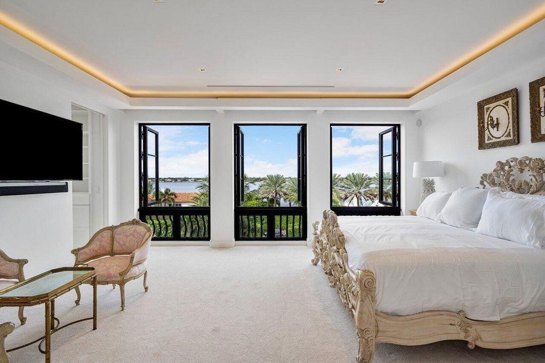 出租: $150,000 (5 贝兹, 7 浴室, 6357 平方英尺)