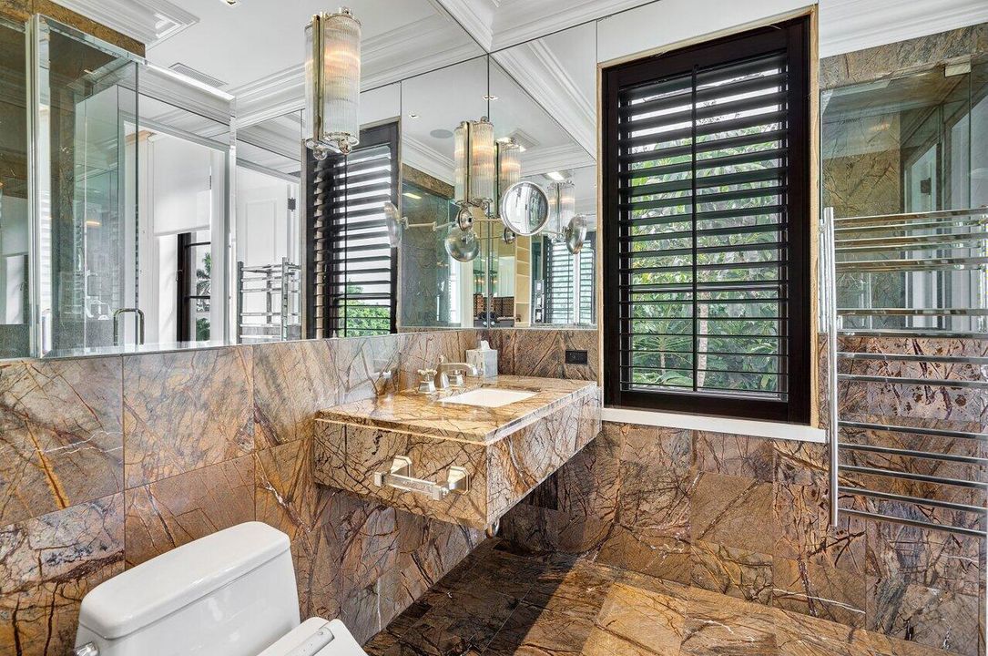 出租: $150,000 (5 贝兹, 7 浴室, 6357 平方英尺)