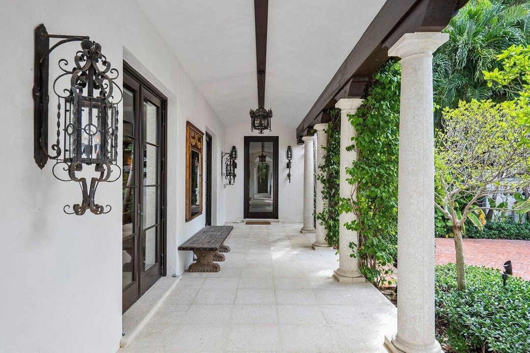 出租: $150,000 (5 贝兹, 7 浴室, 6357 平方英尺)