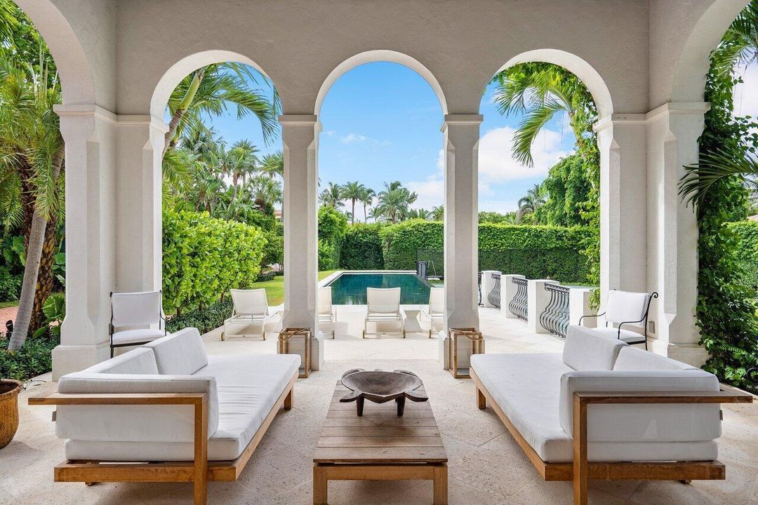 出租: $150,000 (5 贝兹, 7 浴室, 6357 平方英尺)