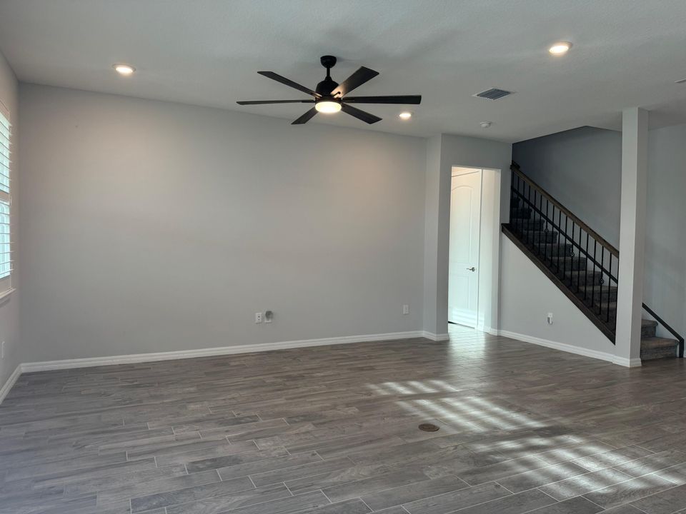 For Rent: $3,500 (4 beds, 2 baths, 2861 Square Feet)