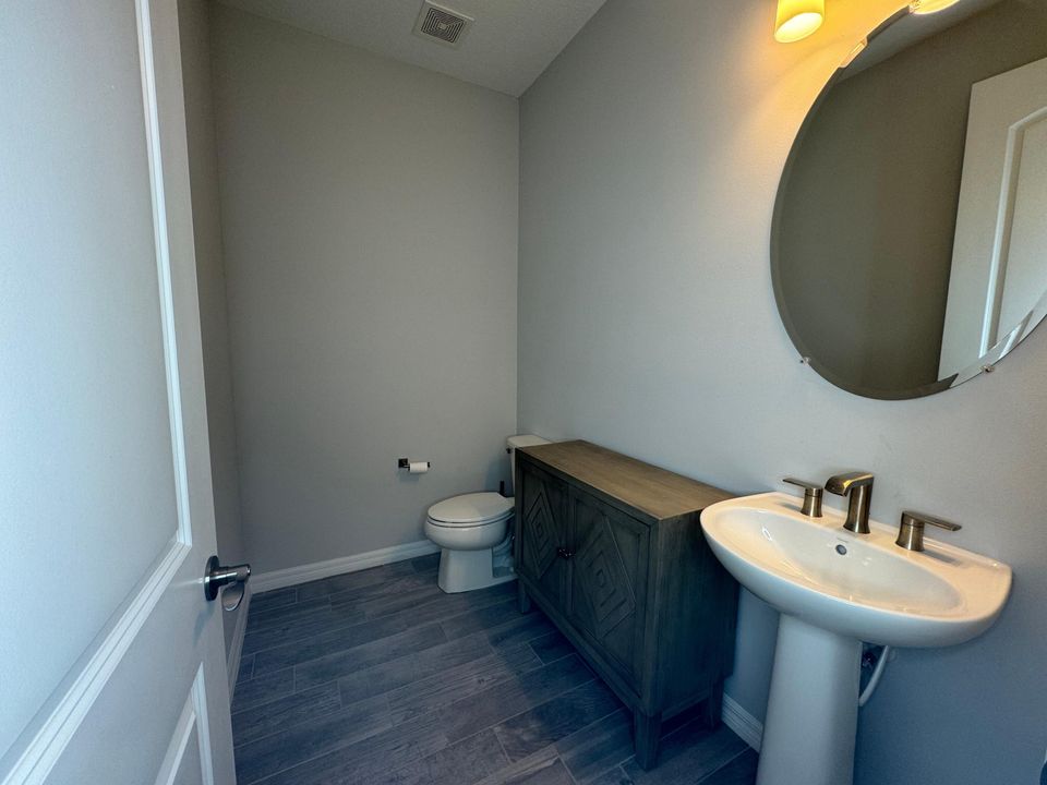 For Rent: $3,500 (4 beds, 2 baths, 2861 Square Feet)