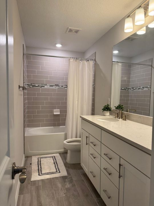 For Rent: $3,500 (4 beds, 2 baths, 2861 Square Feet)