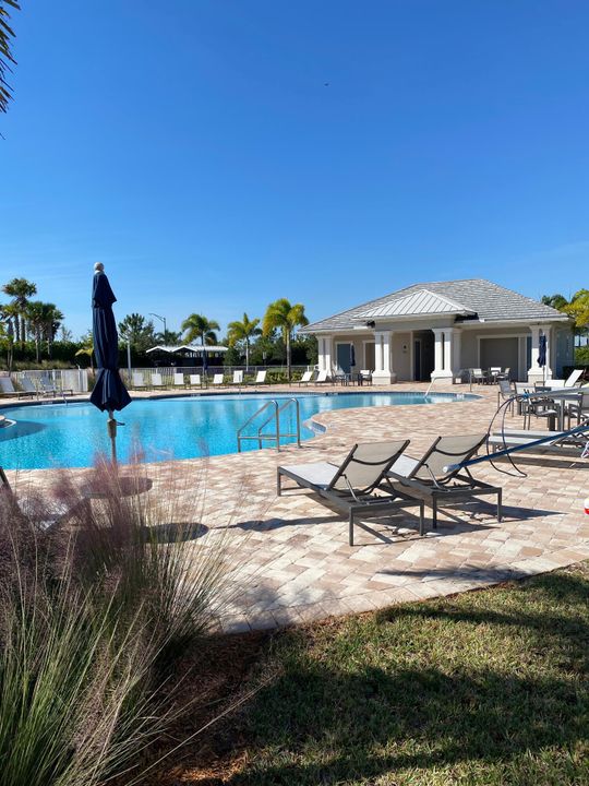 For Rent: $3,500 (4 beds, 2 baths, 2861 Square Feet)