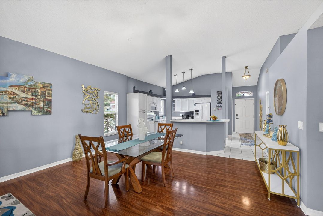 En Venta: $449,900 (3 camas, 2 baños, 1580 Pies cuadrados)