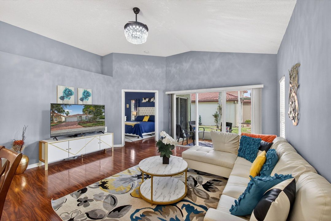 En Venta: $449,900 (3 camas, 2 baños, 1580 Pies cuadrados)