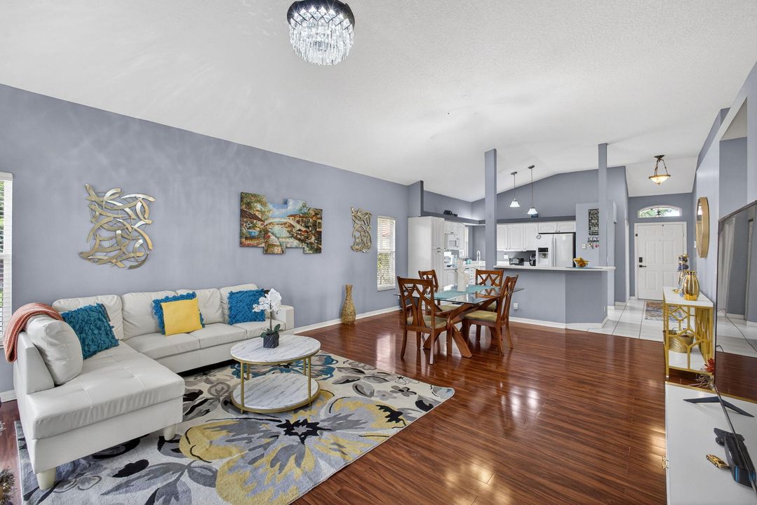 En Venta: $449,900 (3 camas, 2 baños, 1580 Pies cuadrados)